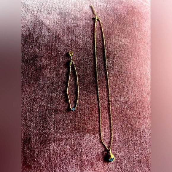 Gold and Blue Pendant Necklace & bracelet - Picture 1 of 7